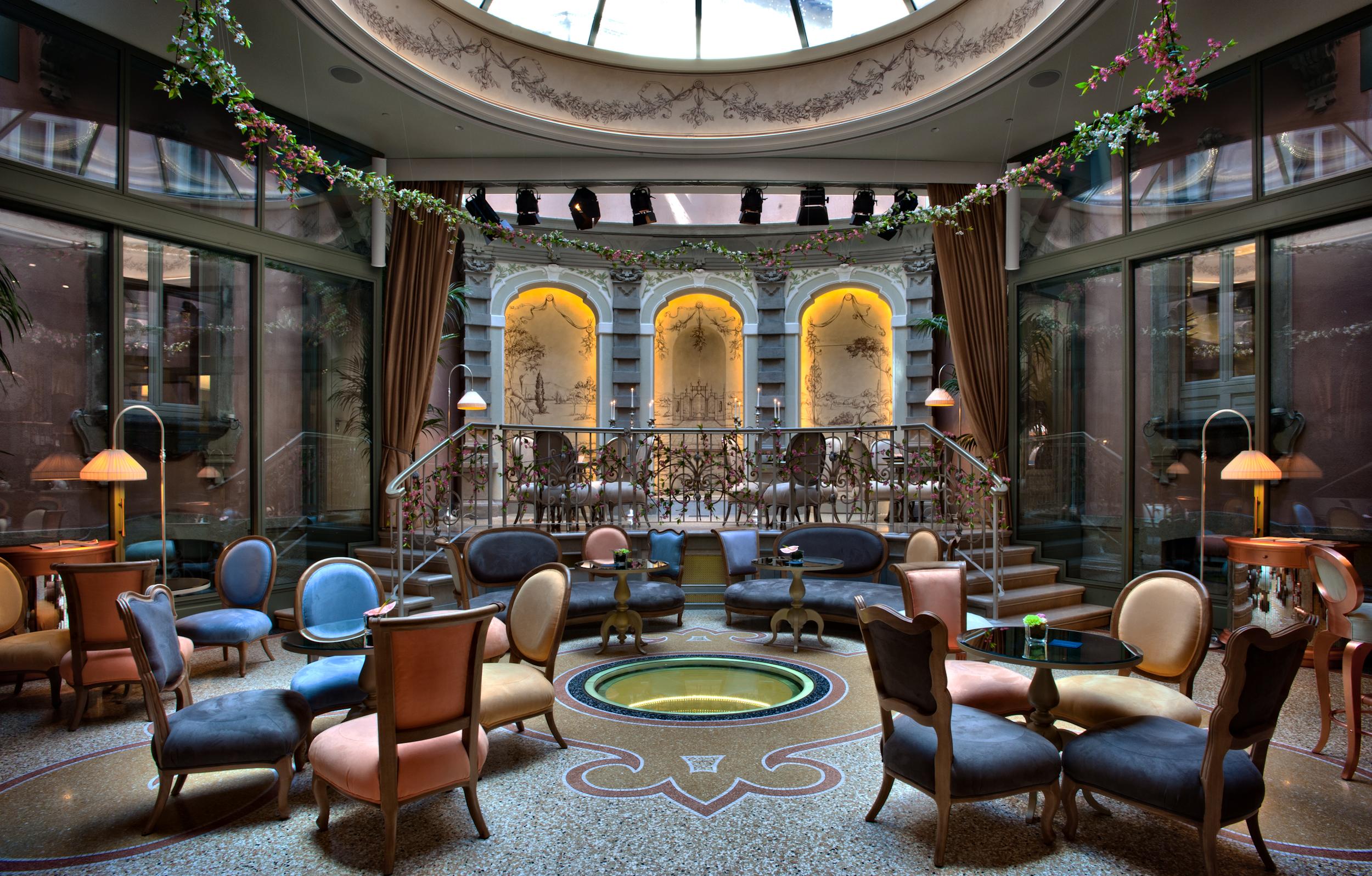 Chateau Monfort - Relais & Chateaux Milán Exterior foto The hotel's lobby