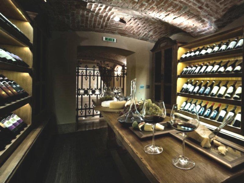 Chateau Monfort - Relais & Chateaux Milán Exterior foto Wine shop in Paris
