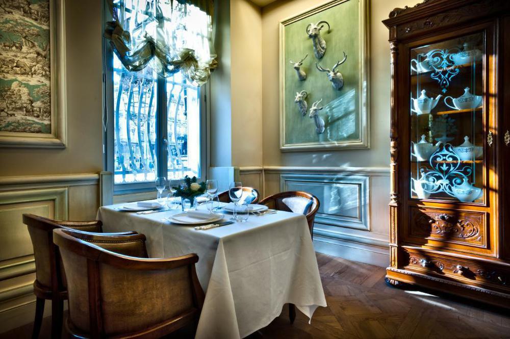 Chateau Monfort - Relais & Chateaux Milán Restaurante foto Interior of the restaurant